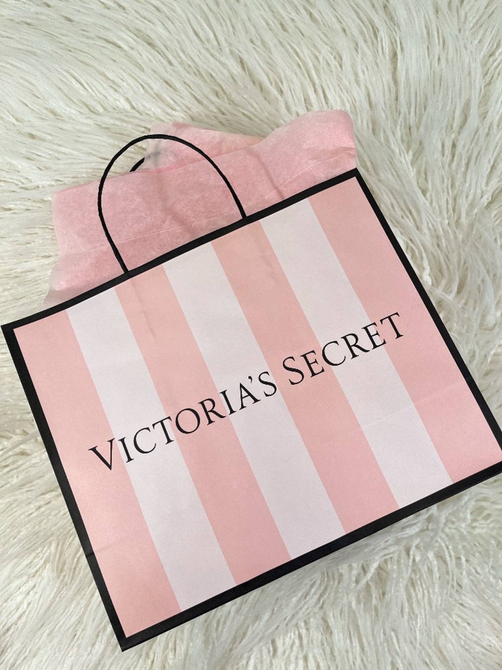 Victoria's Secret "Shopping bag with tissue" NWT